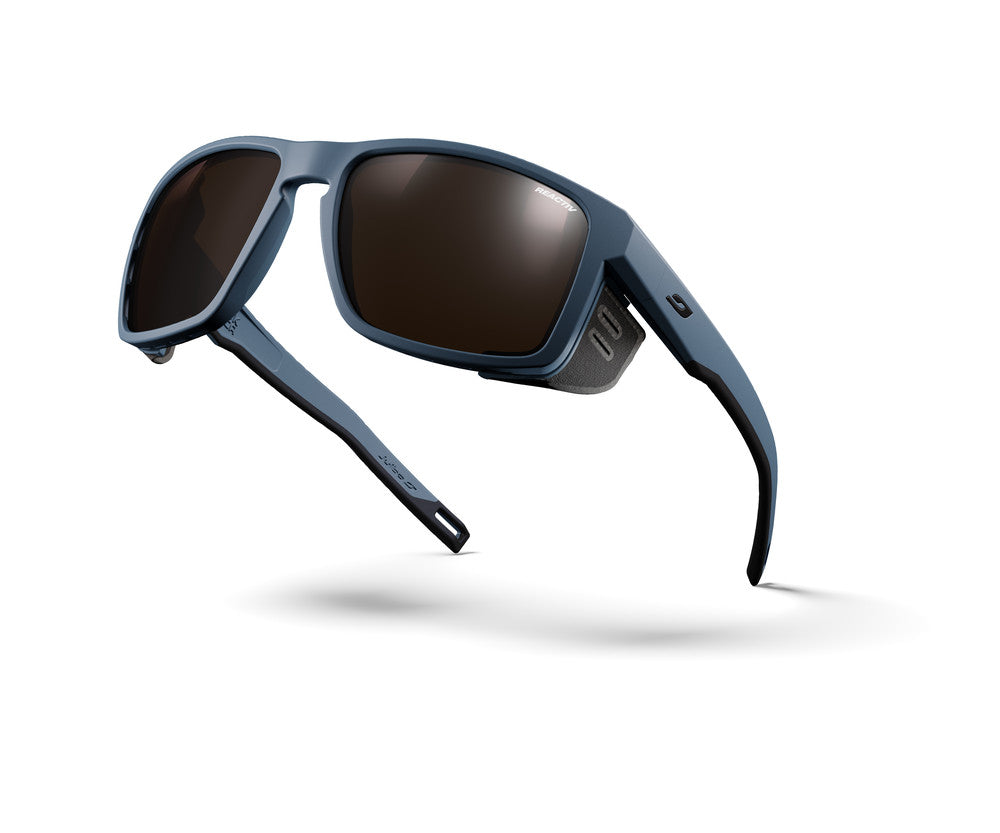 Julbo Shield Sportbrille – Blau / Schwarz – REACTIV 2-4 Polarized – Detailansicht