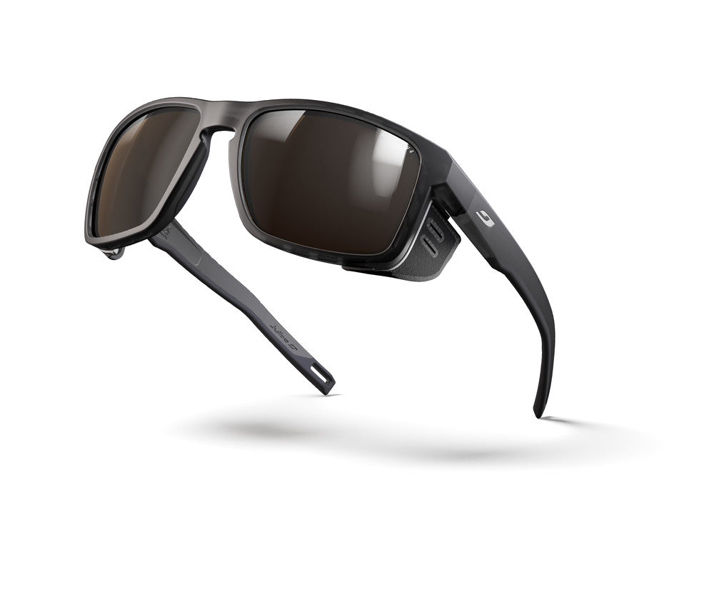 Julbo Shield M Sportbrille – Schwarz / Weiß – Spectron 4 – Detailansicht