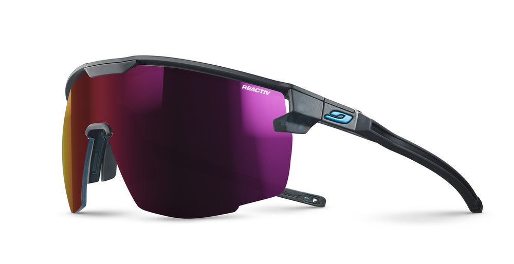 Julbo Ultimate Cover Sportbrille – Schwarz / Blau – REACTIV 0-4 High Contrast – Detailansicht