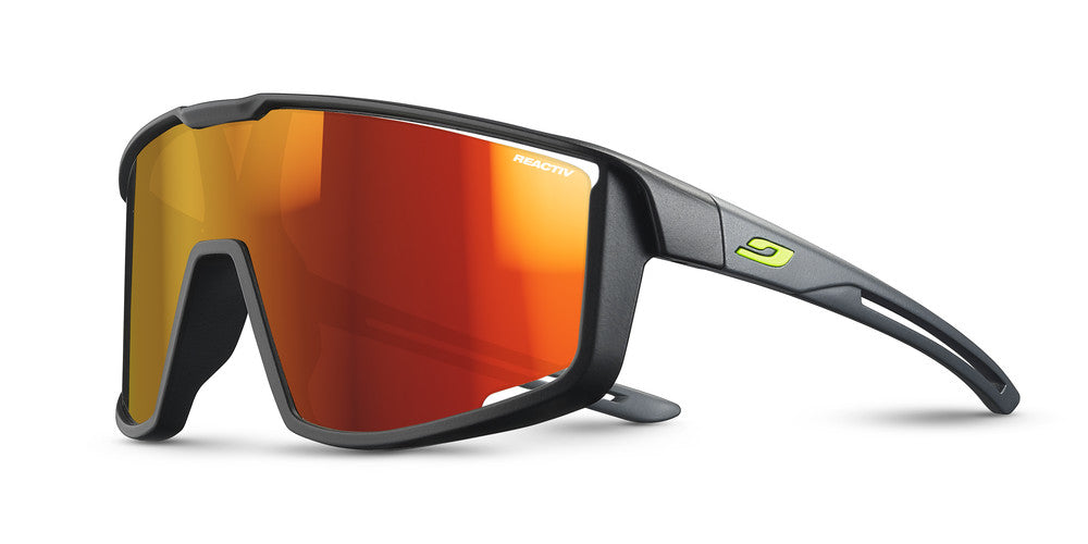 Julbo Fury Junior Kinder-Sportbrille – Schwarz / Grau – REACTIV 1-3 Light Amplifier – Frontansicht