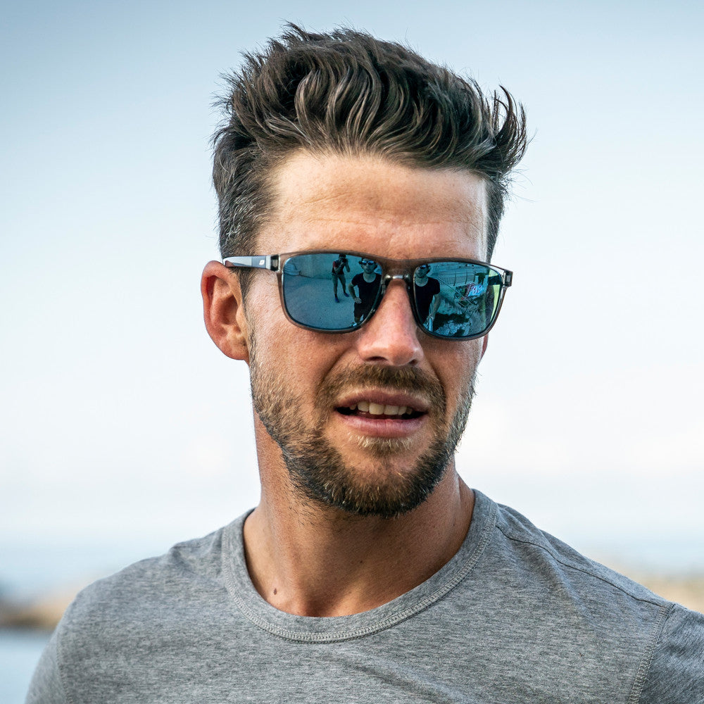 Julbo The Streets Sportbrille – Grau / Blau – Spectron HD 3 Polarized – Seitenansicht