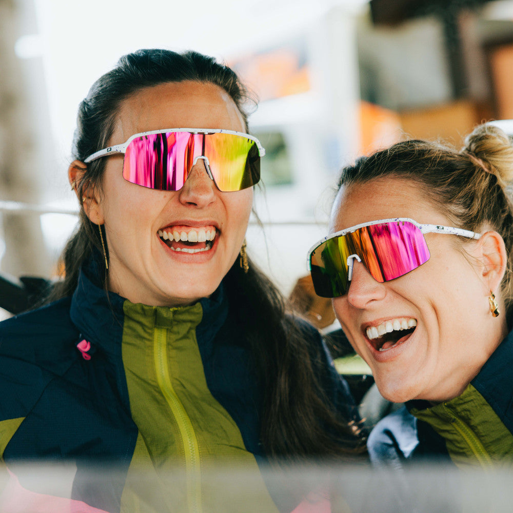 Julbo Intensity S Sportbrille – Weiß / Violett Gesprenkelt – Spectron 3 – Seitenansicht