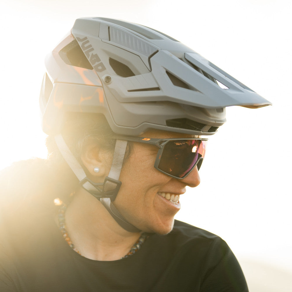 Julbo Rush 2 Sportbrille – Grau – REACTIV 1-3 High Contrast – Seitenansicht