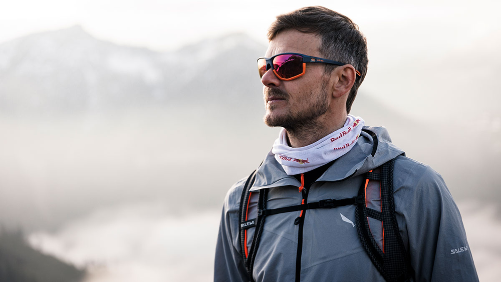 evil eye elate ng Sportbrille – dark blue matt – LST® active red M – Modelfoto