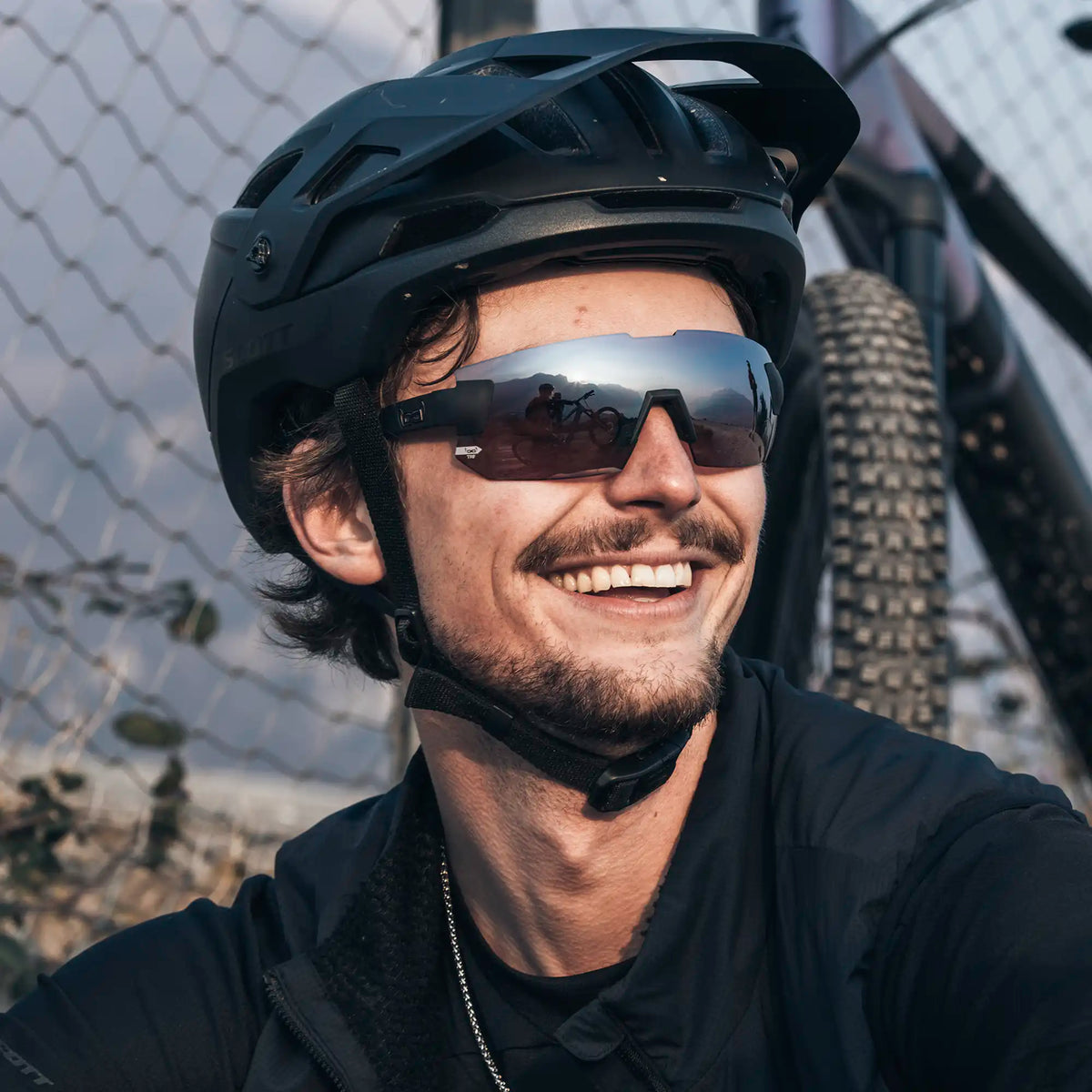 gloryfy G23 silver Sportbrille – Tragebild Herren