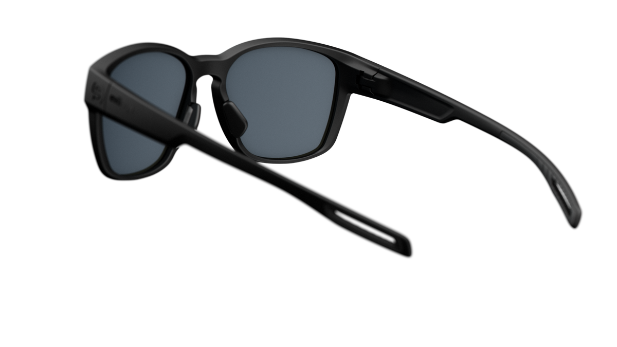 evil eye mira E055 Sportbrille – 9000 black matt – LST® grey silver M – Rückansicht