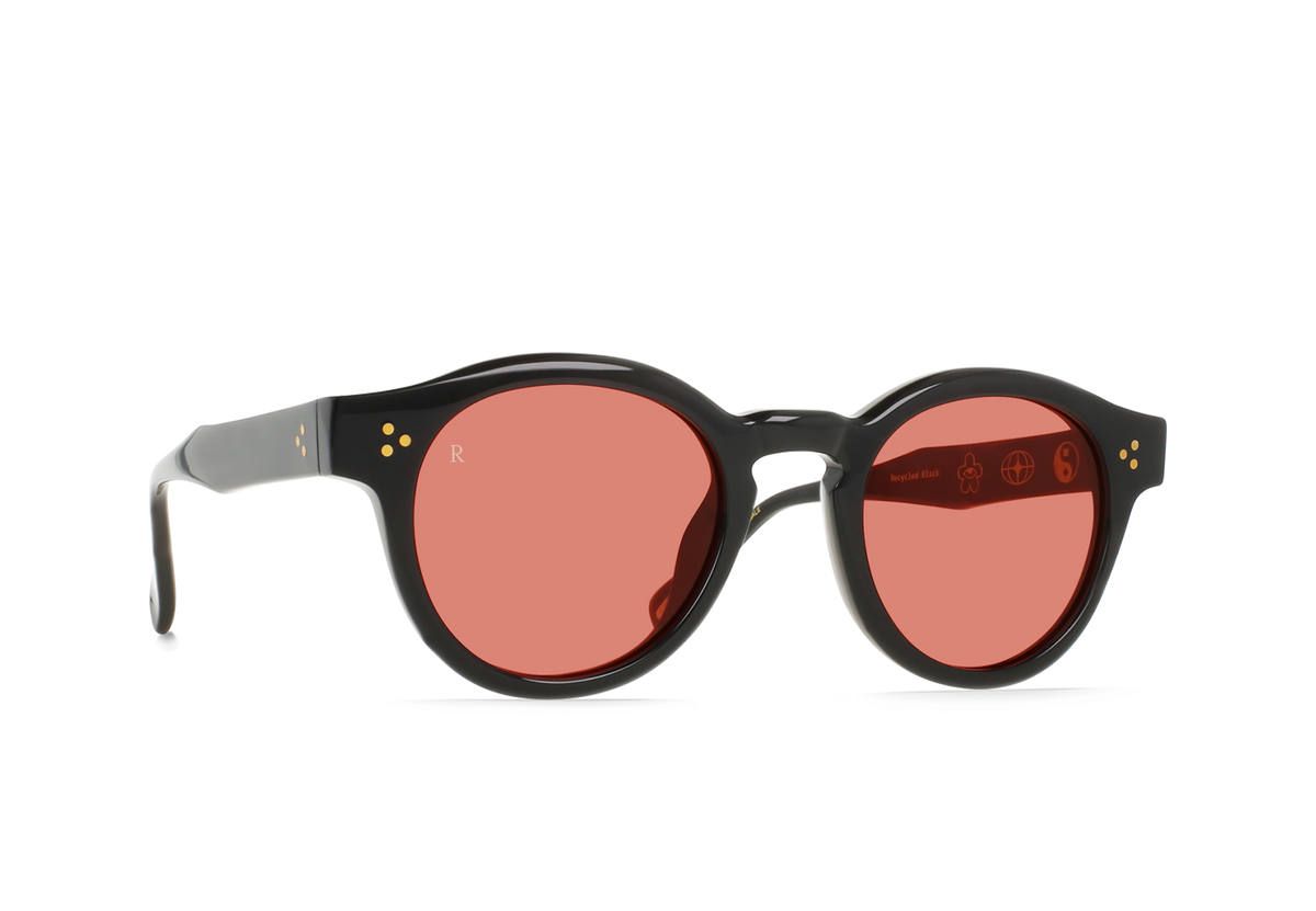 Raen Zelti 49 Sonnenbrille – Recycled Black / Dune – Ansicht 2