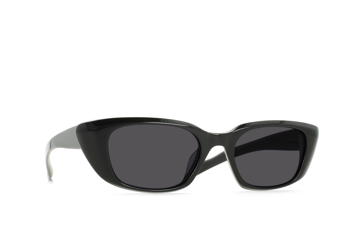 Raen Iwa 52 Sonnenbrille – Recycled Black / Smoke Polarized – Ansicht 2