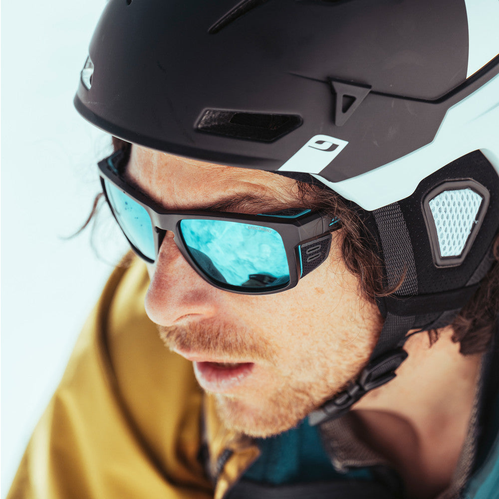 Julbo Shield Sportbrille – Schwarz / Blau – Spectron 3 – Detailansicht