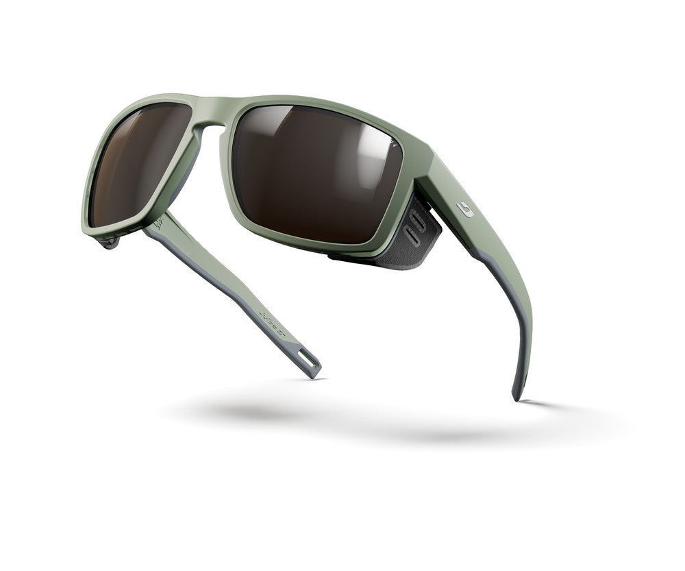 Julbo Shield M Sportbrille – Olivgrün / Grau – Spectron 4 – Detailansicht
