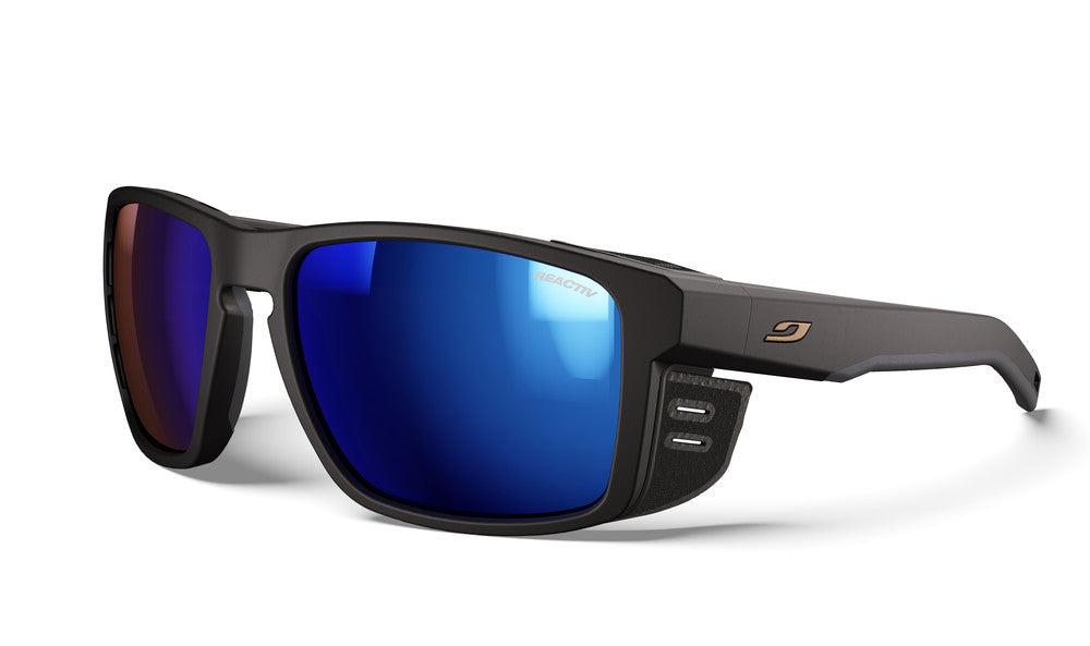 Julbo Shield M Sportbrille – Schwarz / Schwarz – REACTIV 2-4 – Frontansicht