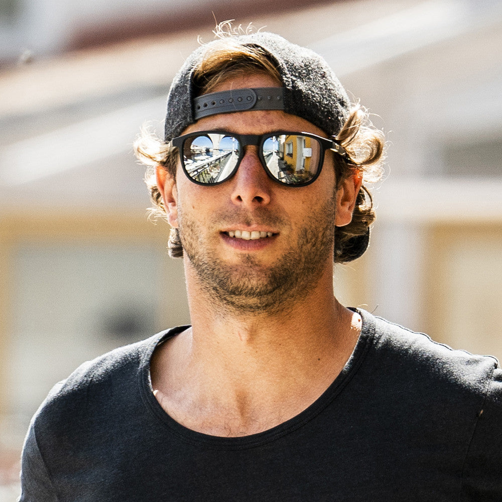 Julbo Canyon Sonnenbrille – Schwarz / Grün Army Durchscheinend – Spectron 3 Polarized – Seitenansicht