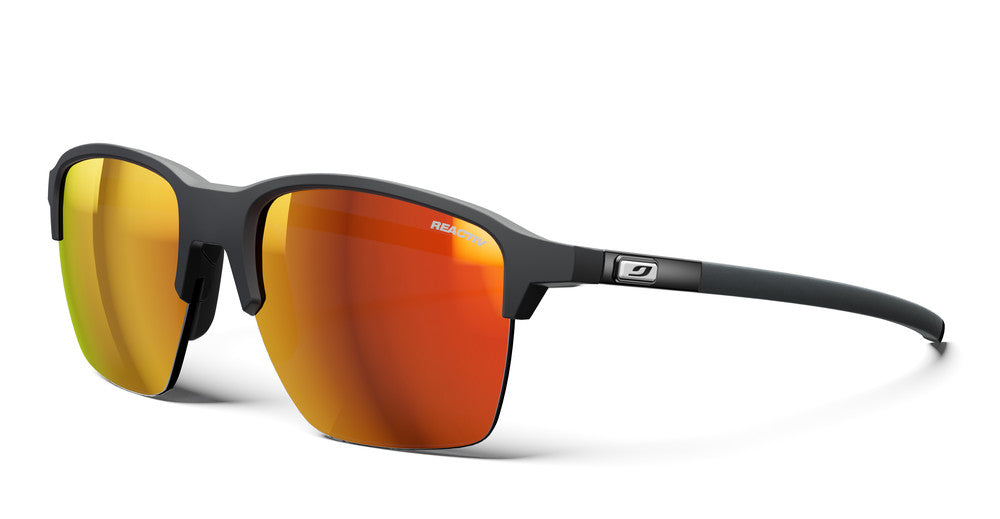 Julbo Crossline Sportbrille – Schwarz / Schwarz Glänzend – REACTIV 1-3 Light Amplifier – Frontansicht