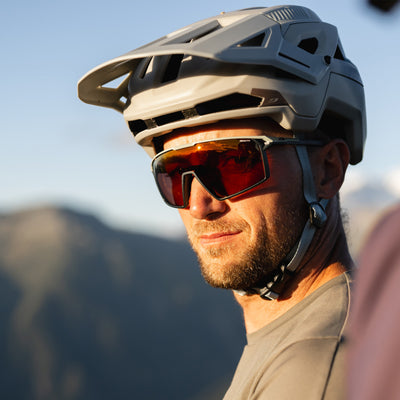 Julbo Rush 2 Sportbrille – Hellgrün / Grün – REACTIV 0-3 High Contrast – Seitenansicht