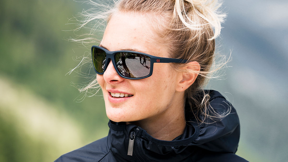 evil eye stoked Sportbrille – dark blue matt – LST® pol silver M – Modelfoto