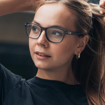 gloryfy GX Sport Lucca wing cyan matt Korrektionsbrille – Tragebild Damen