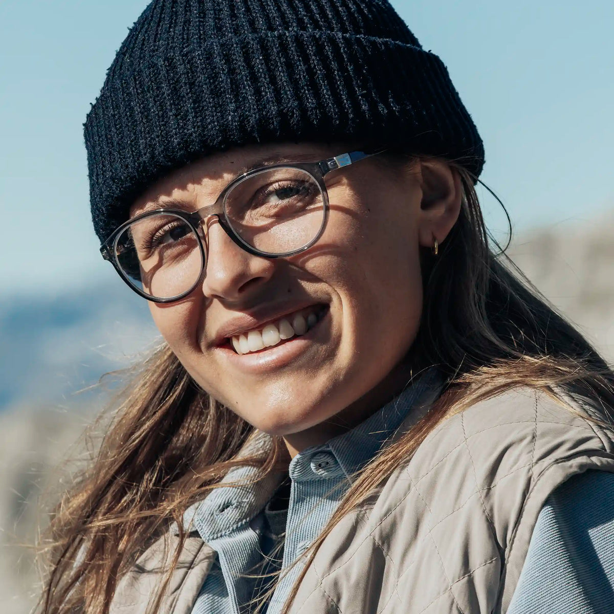gloryfy GX Stockholm red matt Korrektionsbrille – Tragebild Damen