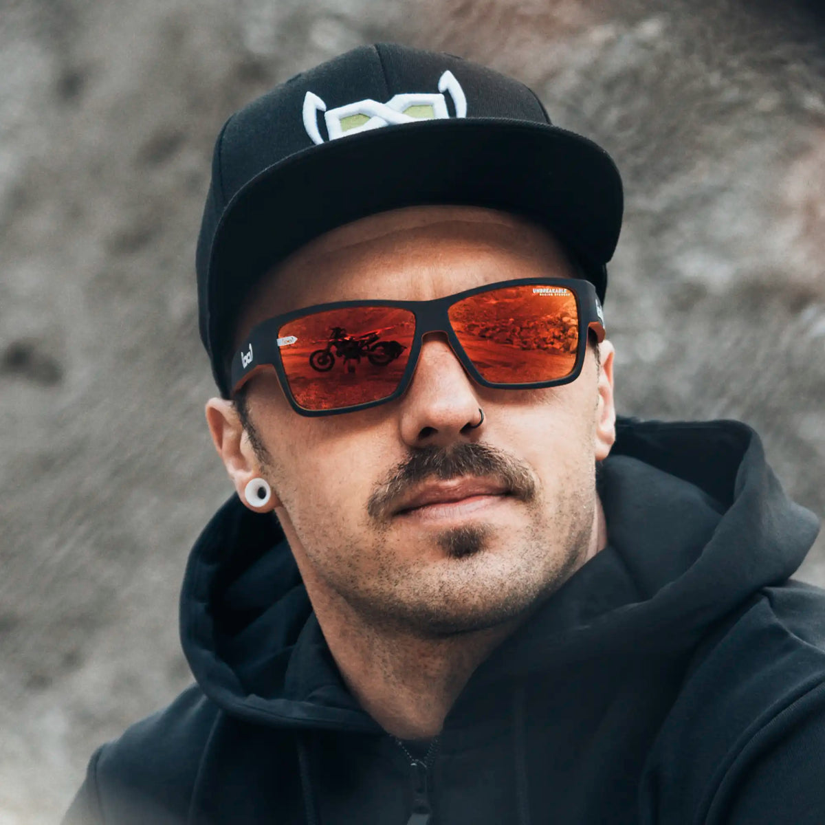 gloryfy G14 black in black Sportbrille – Tragebild Herren